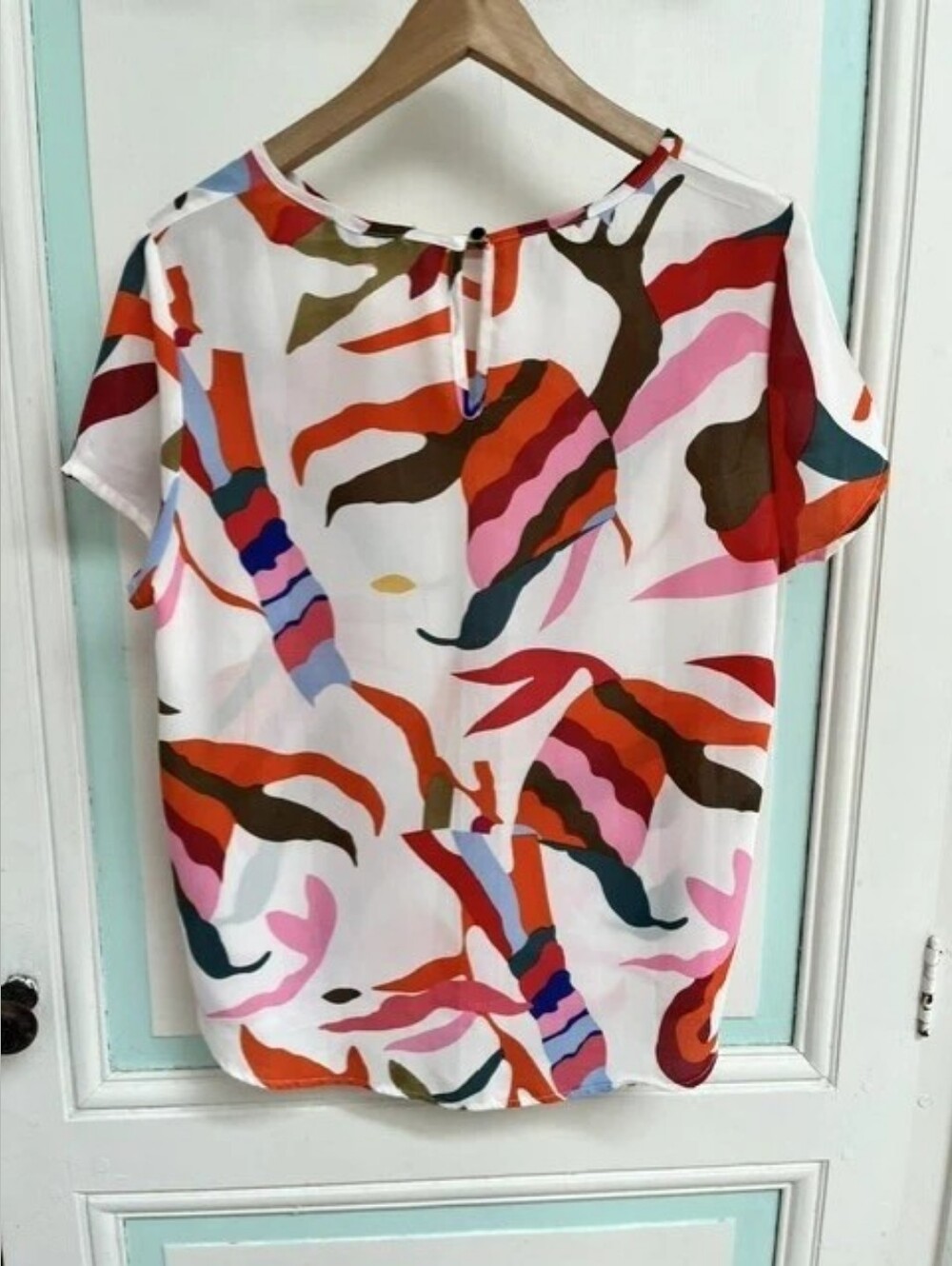 Abstract Multi-Color Short Sleeve Tee - Pink Multi - Picture 5 of 6